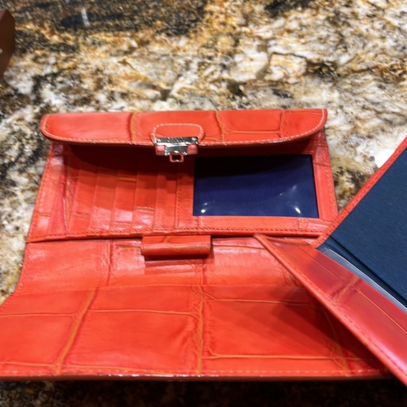 Dooney&Burke purse with matching wallet and checkbook and credit card cover - Picture 6 of 6